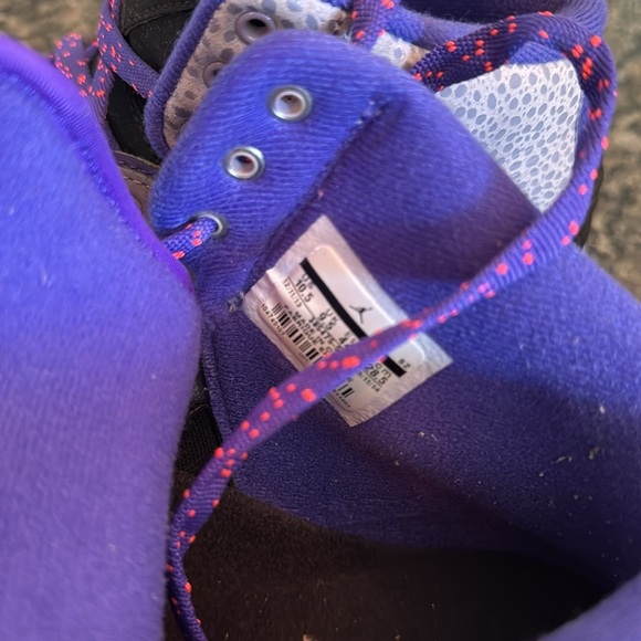 Air Jordan Retro II Purple and Black Sneakers 10.5 - Picture 8 of 14